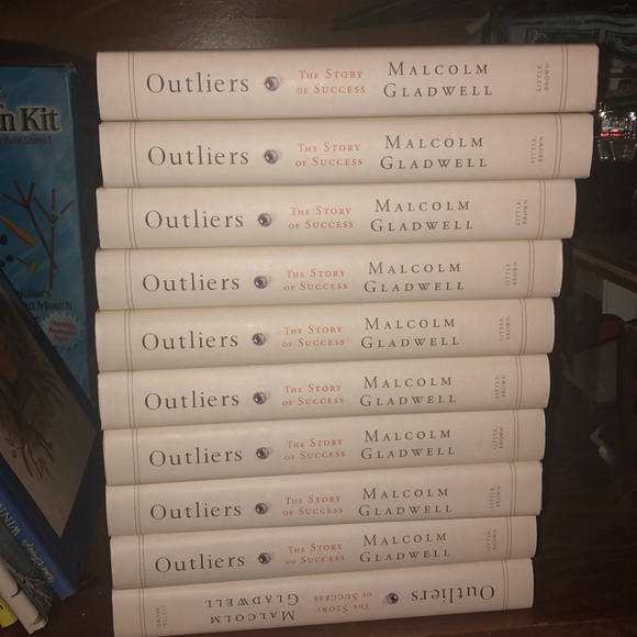 📙Outliers (Hardcover) Book by Malcolm Gladwell NEW - Picture 2 of 5